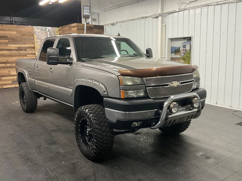 2006 Chevrolet Silverado 2500 LT Crew Cab 4X4 / 6.6L DIESEL / LIFTED w/ NEW TIRE   - Photo 2 - Gladstone, OR 97027