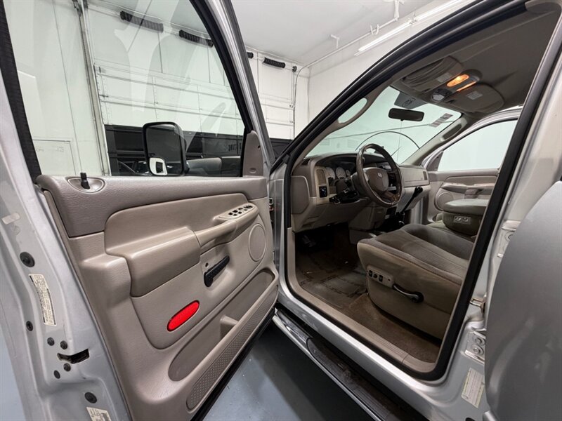 2005 Dodge Ram 2500 Big Horn 4X4 5.9L DIESEL 6-SPEED MANUAL /95K MILES  /BRAND NEW TIRES / ZERO RUST - Photo 31 - Gladstone, OR 97027