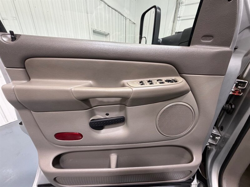 2005 Dodge Ram 2500 Big Horn 4X4 5.9L DIESEL 6-SPEED MANUAL /95K MILES  /BRAND NEW TIRES / ZERO RUST - Photo 32 - Gladstone, OR 97027