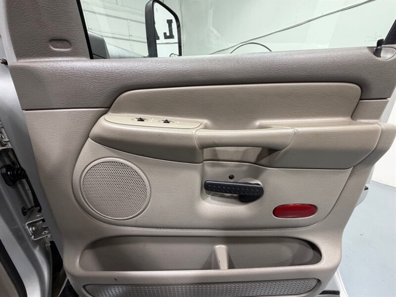 2005 Dodge Ram 2500 Big Horn 4X4 5.9L DIESEL 6-SPEED MANUAL /95K MILES  /BRAND NEW TIRES / ZERO RUST - Photo 33 - Gladstone, OR 97027