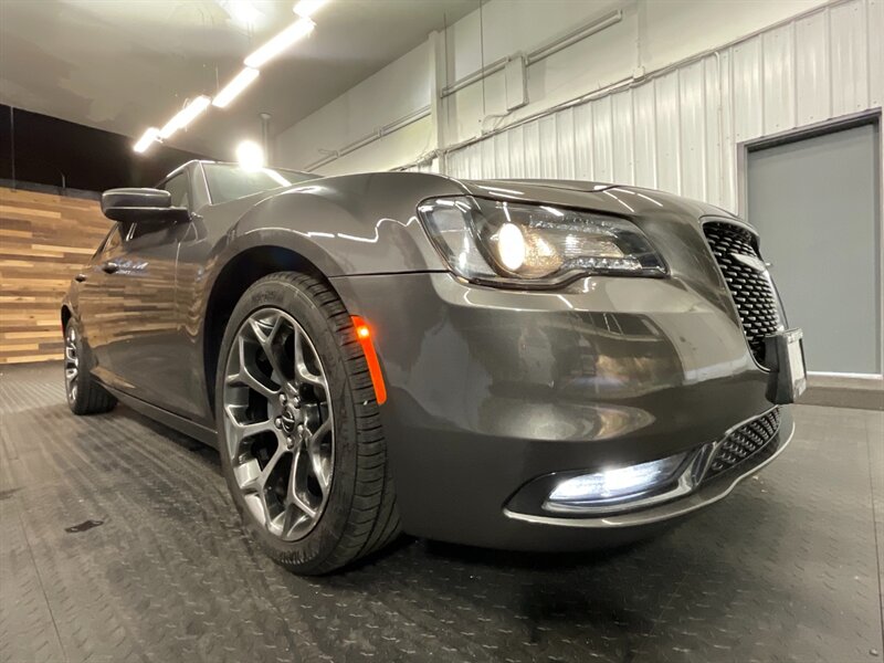 2015 Chrysler 300 Series S Sedan 300S / Panor   - Photo 6 - Gladstone, OR 97027