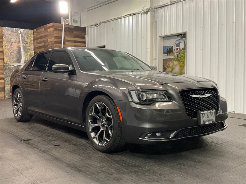 2015 Chrysler 300 Series S Sedan 300S / Panor   - Photo 2 - Gladstone, OR 97027