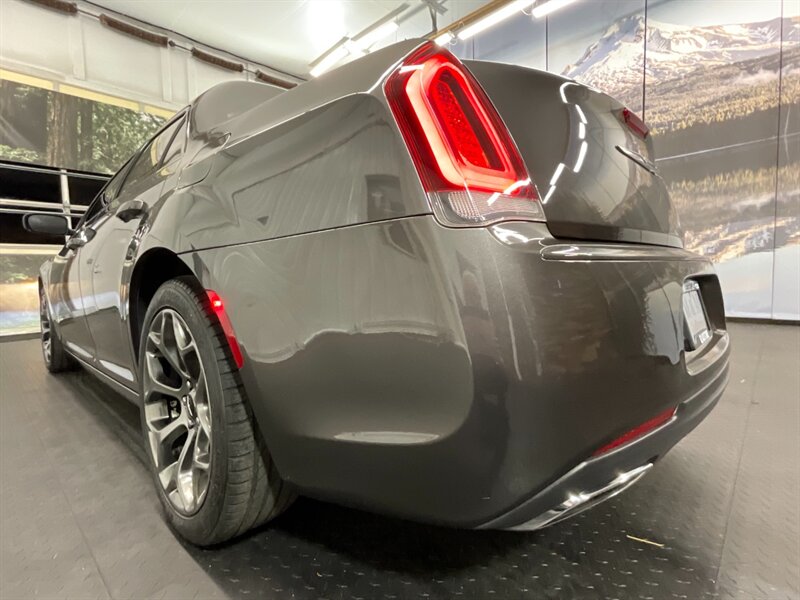 2015 Chrysler 300 Series S Sedan 300S / Panor   - Photo 5 - Gladstone, OR 97027