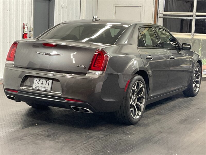 2015 Chrysler 300 Series S Sedan 300S / Panor   - Photo 23 - Gladstone, OR 97027