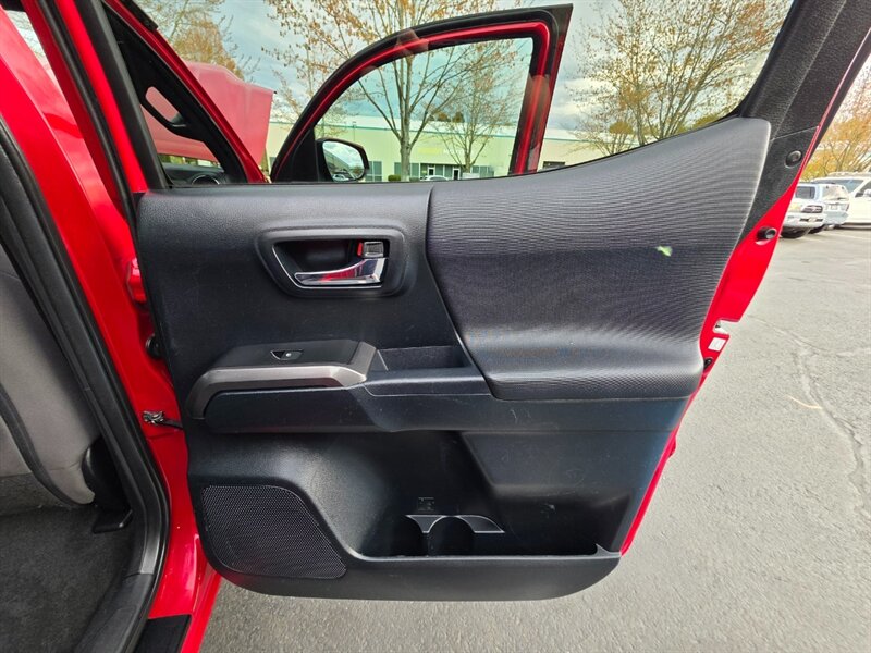 2016 Toyota Tacoma 4X4 TRD OFF ROAD CRAWL CONTROL DIFF LOCK / LIFTED / SUNROOF / FUEL WHEELS / NEW TIRES / 1-OWNER - Photo 50 - Portland, OR 97217