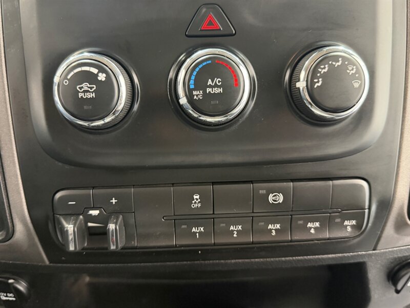 2017 RAM 3500 Tradesman 4X4 6-SPEED MANUAL 6.7L CUMMINS DIESEL /DUALLY /FLAT BED /LONG BED /ZERO RUST / 89K MILES - Photo 16 - Gladstone, OR 97027