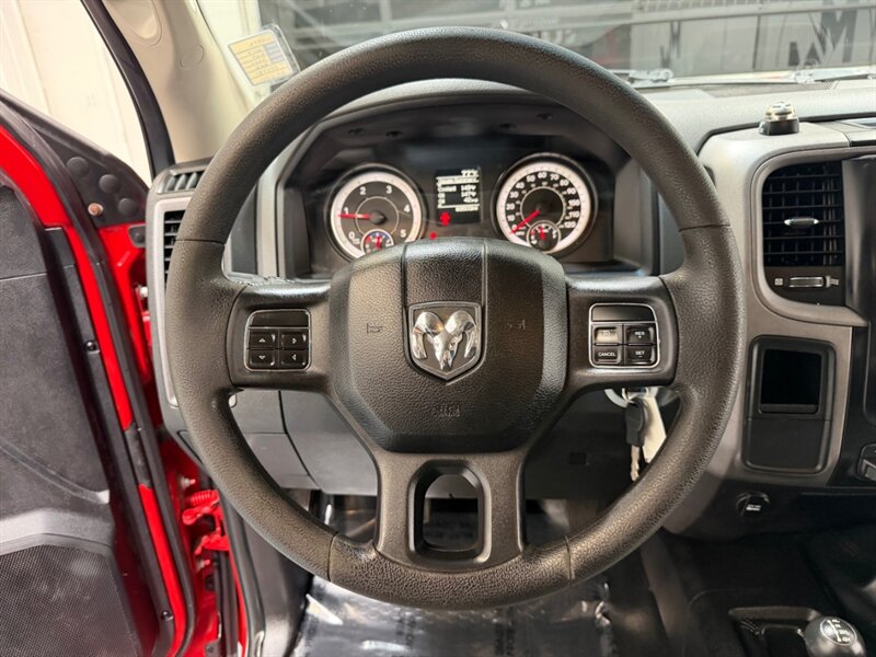 2017 RAM 3500 Tradesman 4X4 6-SPEED MANUAL 6.7L CUMMINS DIESEL /DUALLY /FLAT BED /LONG BED /ZERO RUST / 89K MILES - Photo 13 - Gladstone, OR 97027