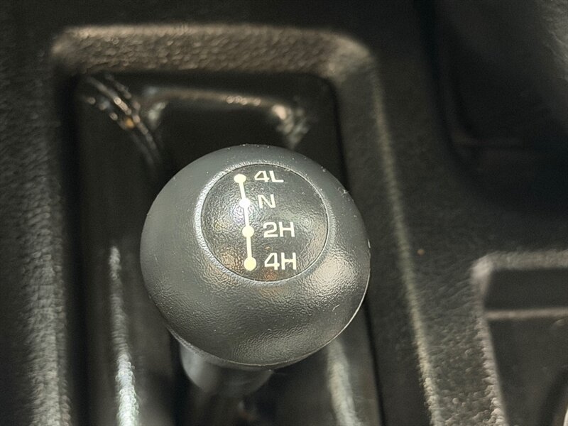 2017 RAM 3500 Tradesman 4X4 6-SPEED MANUAL 6.7L CUMMINS DIESEL /DUALLY /FLAT BED /LONG BED /ZERO RUST / 89K MILES - Photo 39 - Gladstone, OR 97027