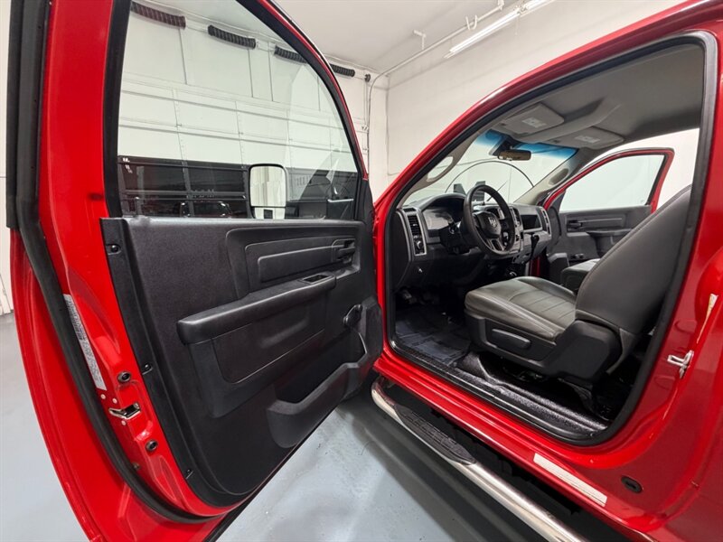 2017 RAM 3500 Tradesman 4X4 6-SPEED MANUAL 6.7L CUMMINS DIESEL /DUALLY /FLAT BED /LONG BED /ZERO RUST / 89K MILES - Photo 33 - Gladstone, OR 97027