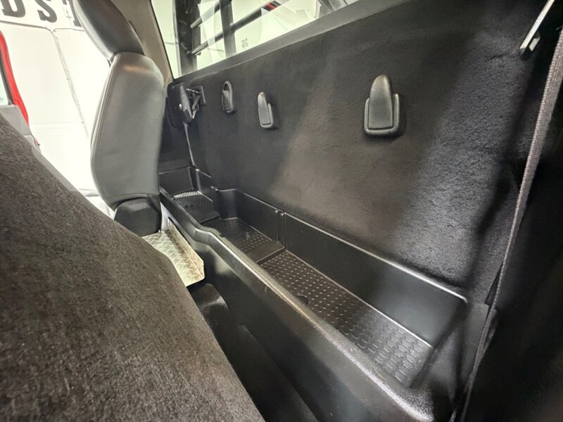 2017 RAM 3500 Tradesman 4X4 6-SPEED MANUAL 6.7L CUMMINS DIESEL /DUALLY /FLAT BED /LONG BED /ZERO RUST / 89K MILES - Photo 12 - Gladstone, OR 97027