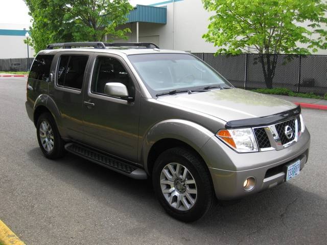 2006 Nissan Pathfinder LE