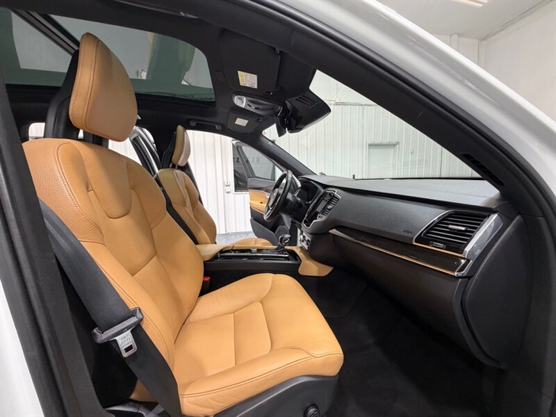 2018 Volvo XC90 T6 Momentum AWD 3RD ROW SEAT Panoramic Sunroof / Momentum Plus Pkg - Photo 15 - Gladstone, OR 97027