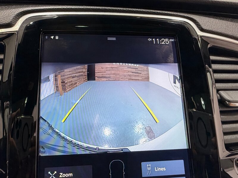 2018 Volvo XC90 T6 Momentum AWD 3RD ROW SEAT Panoramic Sunroof / Momentum Plus Pkg - Photo 19 - Gladstone, OR 97027