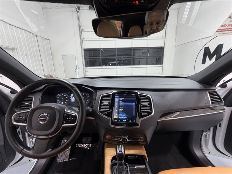 2018 Volvo XC90 T6 Momentum AWD 3RD ROW SEAT Panoramic Sunroof / Momentum Plus Pkg - Photo 36 - Gladstone, OR 97027