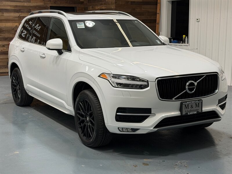 2018 Volvo XC90 T6 Momentum AWD 3RD ROW SEAT Panoramic Sunroof / Momentum Plus Pkg - Photo 2 - Gladstone, OR 97027