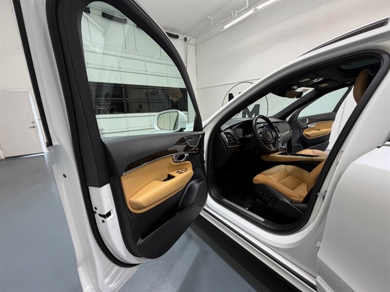 2018 Volvo XC90 T6 Momentum AWD 3RD ROW SEAT Panoramic Sunroof / Momentum Plus Pkg - Photo 31 - Gladstone, OR 97027