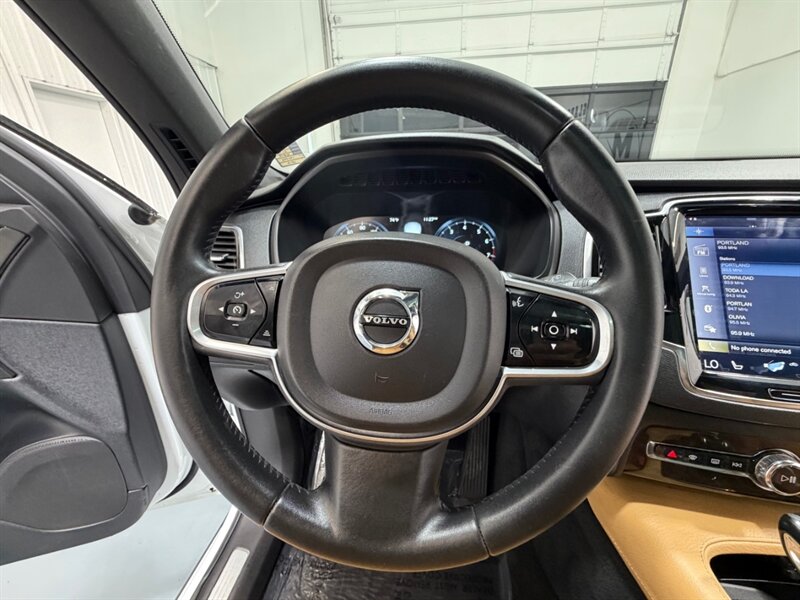 2018 Volvo XC90 T6 Momentum AWD 3RD ROW SEAT Panoramic Sunroof / Momentum Plus Pkg - Photo 16 - Gladstone, OR 97027