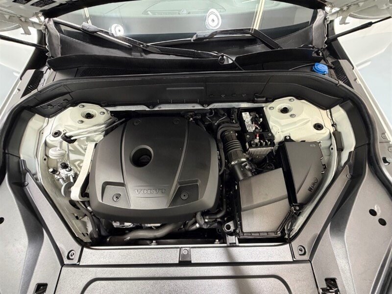 2018 Volvo XC90 T6 Momentum AWD 3RD ROW SEAT Panoramic Sunroof / Momentum Plus Pkg - Photo 48 - Gladstone, OR 97027