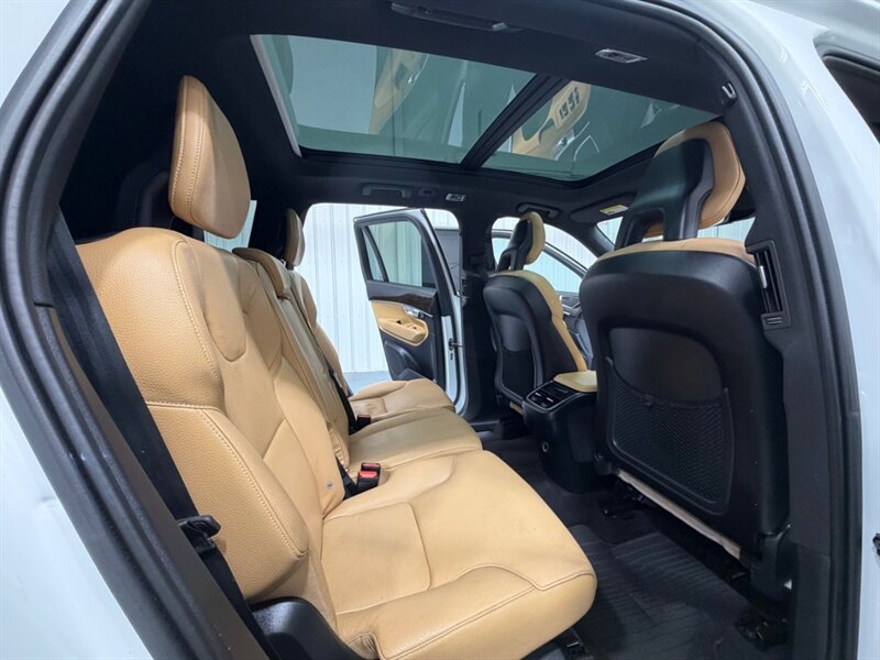 2018 Volvo XC90 T6 Momentum AWD 3RD ROW SEAT Panoramic Sunroof / Momentum Plus Pkg - Photo 14 - Gladstone, OR 97027