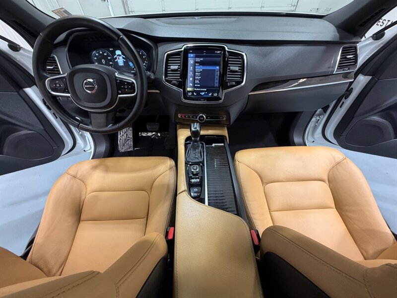 2018 Volvo XC90 T6 Momentum AWD 3RD ROW SEAT Panoramic Sunroof / Momentum Plus Pkg - Photo 21 - Gladstone, OR 97027