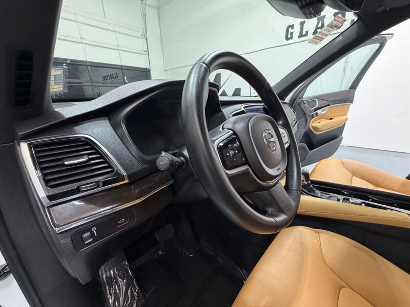 2018 Volvo XC90 T6 Momentum AWD 3RD ROW SEAT Panoramic Sunroof / Momentum Plus Pkg - Photo 35 - Gladstone, OR 97027