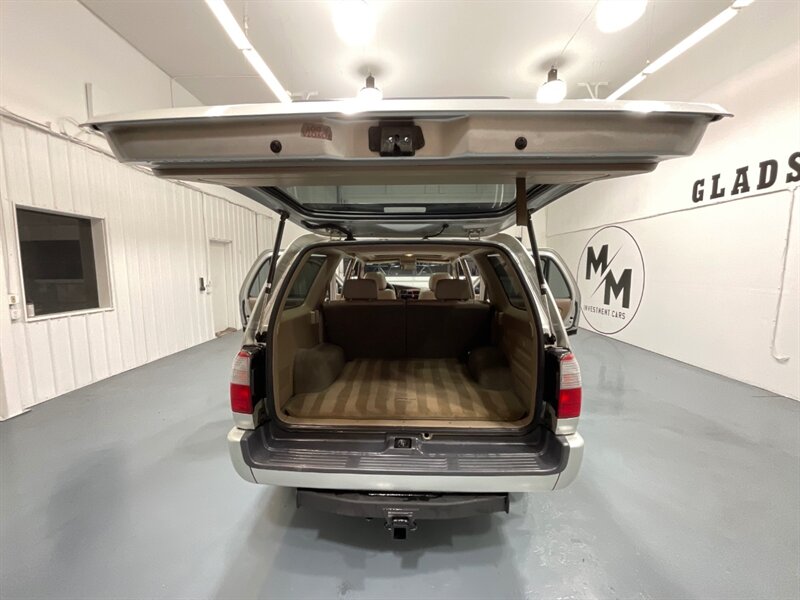 2000 Toyota 4Runner Limited 4X4 / 3.4L V6 / Rear Diff Lock / 1-OWNER  / LOCAL TOYOTA w. ZERO RUST / TIMING BELT SERVICE DONE - Photo 43 - Gladstone, OR 97027