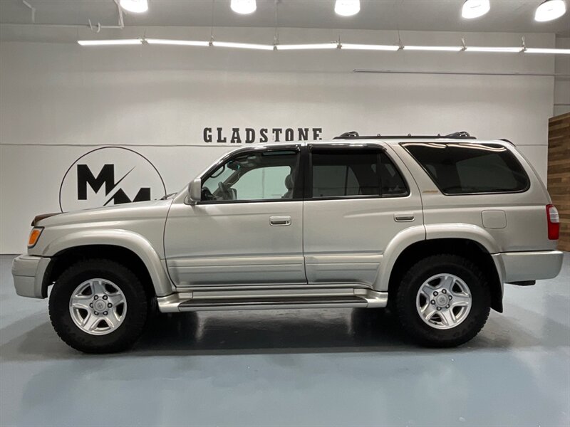 2000 Toyota 4Runner Limited 4X4 / 3.4L V6 / Rear Diff Lock / 1-OWNER  / LOCAL TOYOTA w. ZERO RUST / TIMING BELT SERVICE DONE - Photo 3 - Gladstone, OR 97027