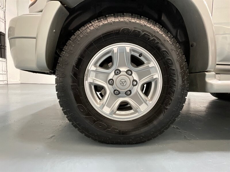 2000 Toyota 4Runner Limited 4X4 / 3.4L V6 / Rear Diff Lock / 1-OWNER  / LOCAL TOYOTA w. ZERO RUST / TIMING BELT SERVICE DONE - Photo 22 - Gladstone, OR 97027