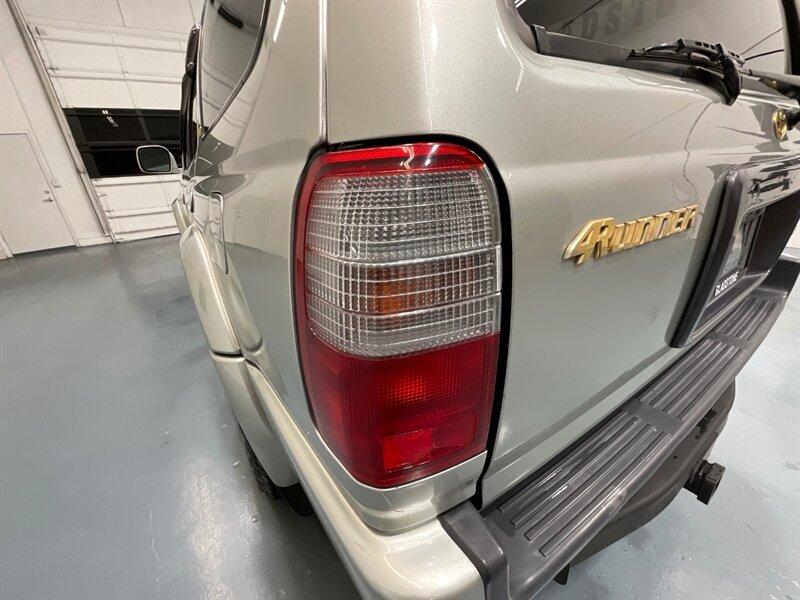 2000 Toyota 4Runner Limited 4X4 / 3.4L V6 / Rear Diff Lock / 1-OWNER  / LOCAL TOYOTA w. ZERO RUST / TIMING BELT SERVICE DONE - Photo 29 - Gladstone, OR 97027