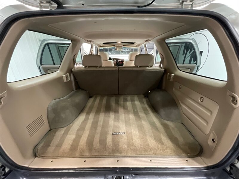 2000 Toyota 4Runner Limited 4X4 / 3.4L V6 / Rear Diff Lock / 1-OWNER  / LOCAL TOYOTA w. ZERO RUST / TIMING BELT SERVICE DONE - Photo 9 - Gladstone, OR 97027