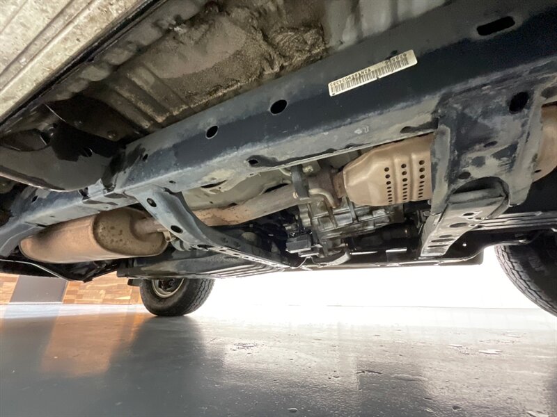 2000 Toyota 4Runner Limited 4X4 / 3.4L V6 / Rear Diff Lock / 1-OWNER  / LOCAL TOYOTA w. ZERO RUST / TIMING BELT SERVICE DONE - Photo 24 - Gladstone, OR 97027