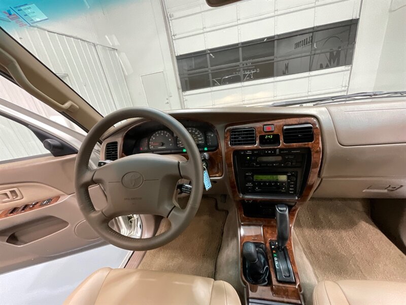 2000 Toyota 4Runner Limited 4X4 / 3.4L V6 / Rear Diff Lock / 1-OWNER  / LOCAL TOYOTA w. ZERO RUST / TIMING BELT SERVICE DONE - Photo 40 - Gladstone, OR 97027