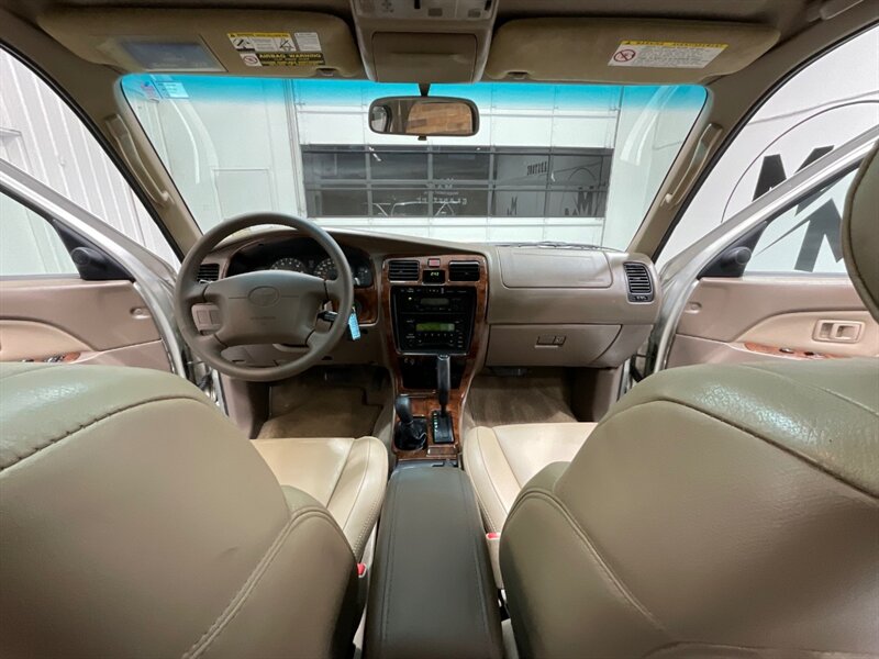 2000 Toyota 4Runner Limited 4X4 / 3.4L V6 / Rear Diff Lock / 1-OWNER  / LOCAL TOYOTA w. ZERO RUST / TIMING BELT SERVICE DONE - Photo 36 - Gladstone, OR 97027