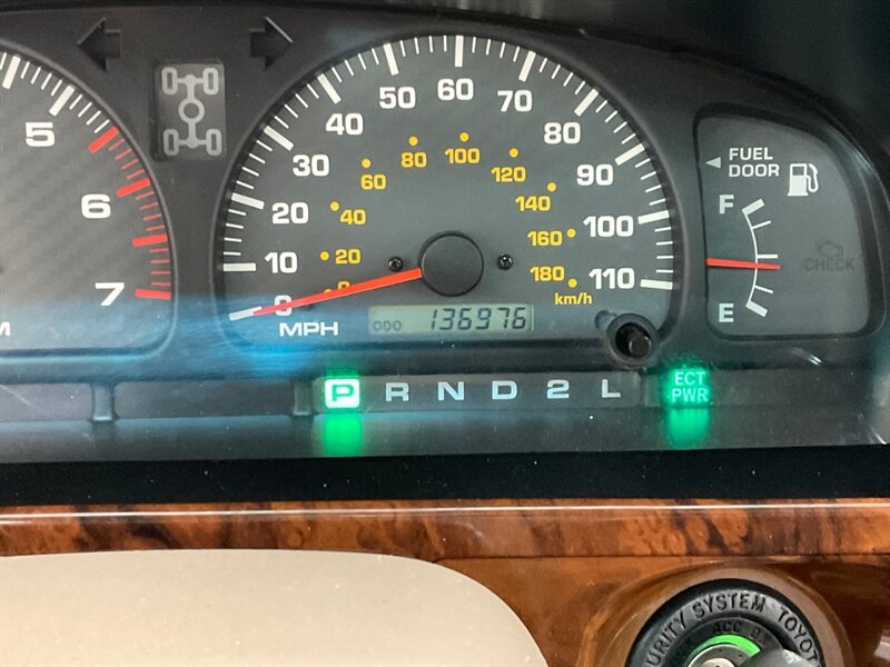 2000 Toyota 4Runner Limited 4X4 / 3.4L V6 / Rear Diff Lock / 1-OWNER  / LOCAL TOYOTA w. ZERO RUST / TIMING BELT SERVICE DONE - Photo 47 - Gladstone, OR 97027