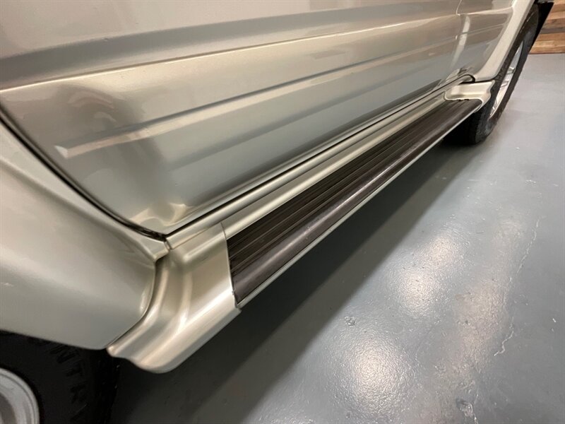 2000 Toyota 4Runner Limited 4X4 / 3.4L V6 / Rear Diff Lock / 1-OWNER  / LOCAL TOYOTA w. ZERO RUST / TIMING BELT SERVICE DONE - Photo 21 - Gladstone, OR 97027