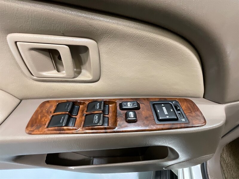 2000 Toyota 4Runner Limited 4X4 / 3.4L V6 / Rear Diff Lock / 1-OWNER  / LOCAL TOYOTA w. ZERO RUST / TIMING BELT SERVICE DONE - Photo 39 - Gladstone, OR 97027