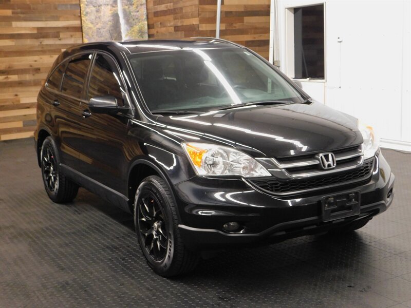 2011 Honda CR-V LX Sport Utility / A   - Photo 2 - Gladstone, OR 97027