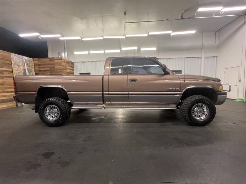 2001 Dodge Ram 2500 SLT Laramie 4X4 / 5.9L DIESEL / 1-OWNER / NEW TIRE   - Photo 4 - Gladstone, OR 97027