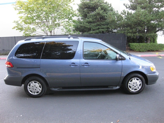 2002 Toyota Sienna LE   - Photo 6 - Portland, OR 97217