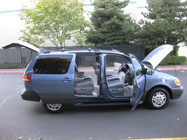 2002 Toyota Sienna LE   - Photo 13 - Portland, OR 97217