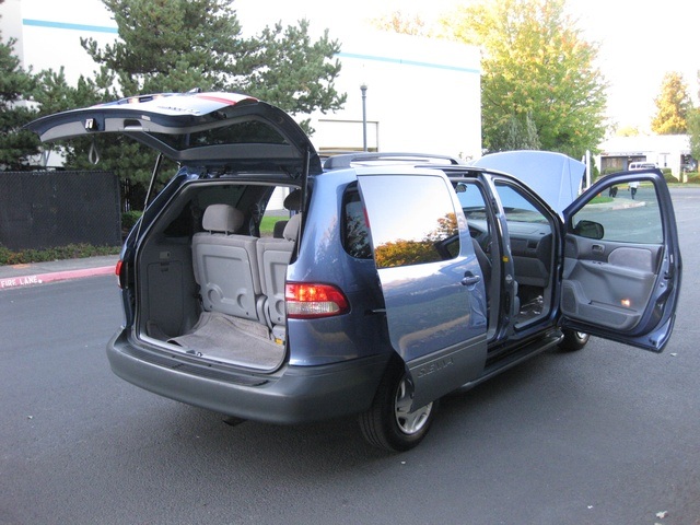 2002 Toyota Sienna LE   - Photo 12 - Portland, OR 97217