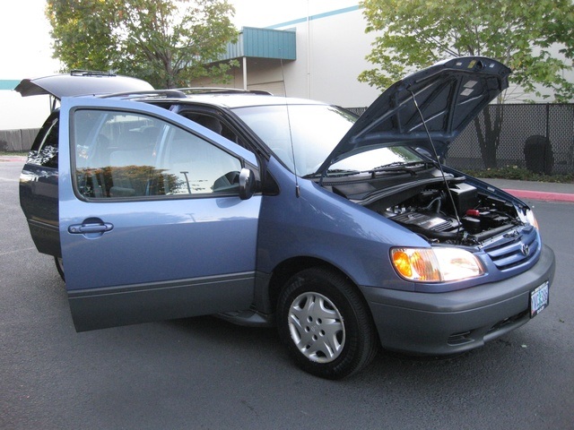 2002 Toyota Sienna LE   - Photo 14 - Portland, OR 97217