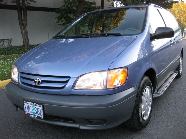 2002 Toyota Sienna LE   - Photo 35 - Portland, OR 97217