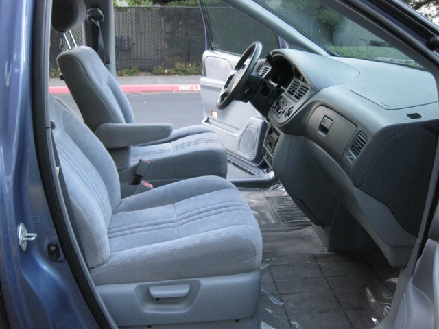 2002 Toyota Sienna LE   - Photo 21 - Portland, OR 97217