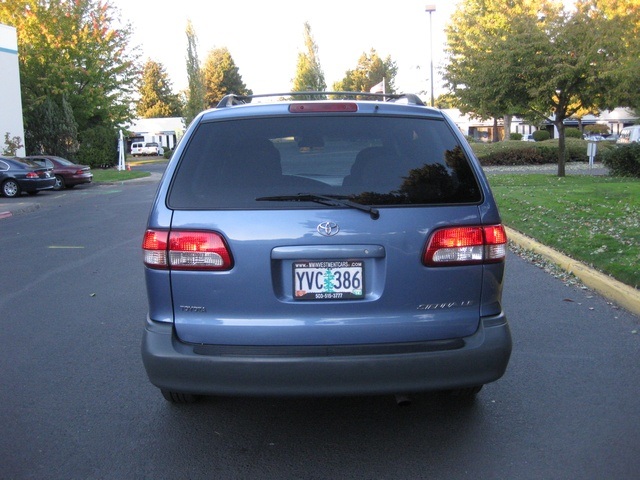 2002 Toyota Sienna LE   - Photo 4 - Portland, OR 97217