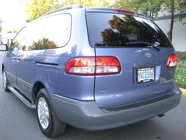 2002 Toyota Sienna LE   - Photo 38 - Portland, OR 97217