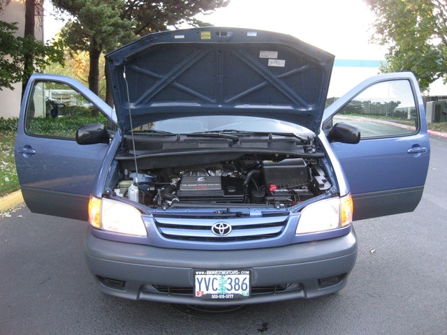 2002 Toyota Sienna LE   - Photo 15 - Portland, OR 97217