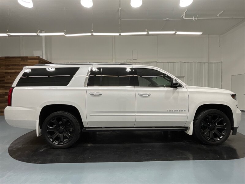 2020 Chevrolet Suburban Premier 4X4 / 6.2L V8 / Leather Navi / 22inc Wheel  / FULLY LOADED - Photo 4 - Gladstone, OR 97027