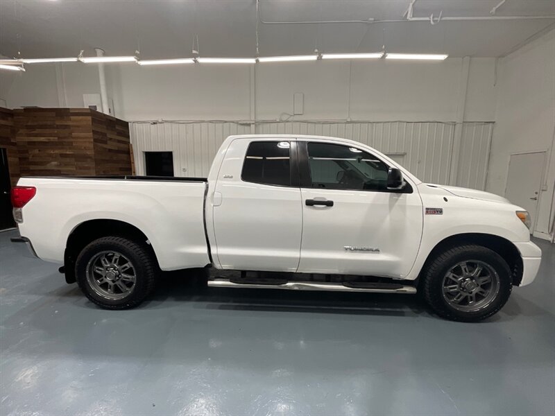 2011 Toyota Tundra Grade Double Cab 4X4 5.7L V8 / BRAND NEW TIRES  / ZERO RUST / Towing Pkg - Photo 4 - Gladstone, OR 97027