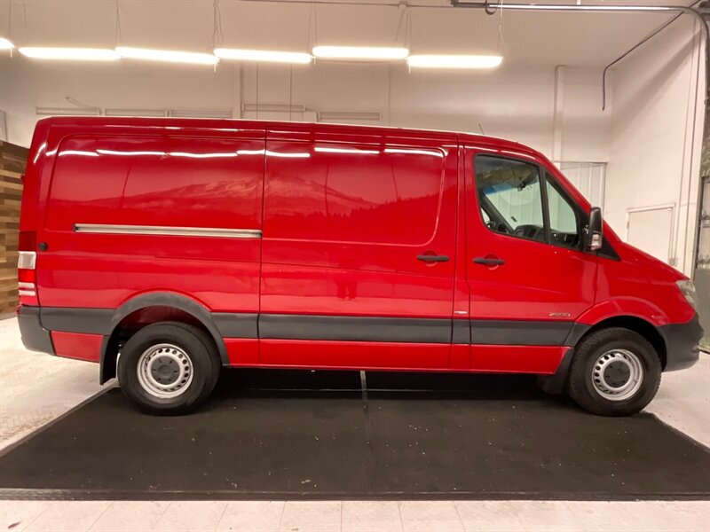 2016 Mercedes-Benz Sprinter 2500 CARGO VAN  / 2.1L 4Cyl DIESEL / 1-OWNER  / Backup Camera / Standard Roof & 144 " WB / Excel Cond - Photo 4 - Gladstone, OR 97027